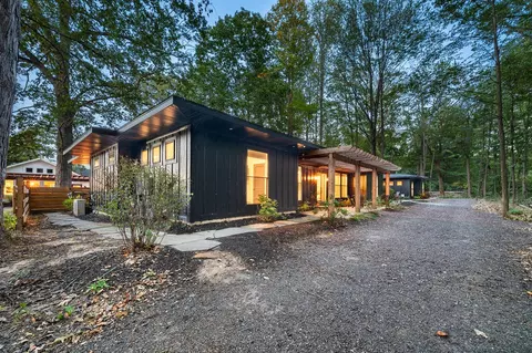16257 Red Arrow Hwy, Union Pier, MI 49129