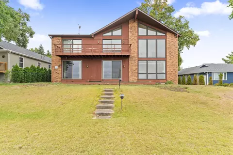 23299 Lakeview Dr, Edwardsburg, MI 49112