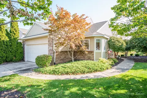 7548 Crooked Creek Dr SW, Byron Center, MI 49315
