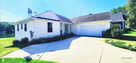 4960 Sequoia Dr SE, Grand Rapids, MI 49512