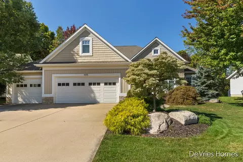 5345 Naples Cedar Dr SW, Wyoming, MI 49519