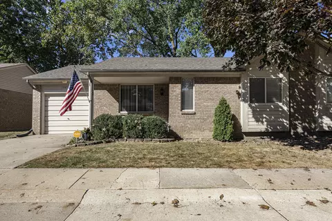 25753 Crimson Ct, Warren, MI 48089