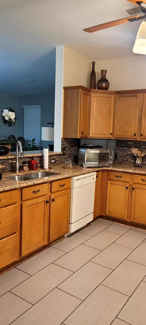 28960 Whitby Dr, Romulus, MI 48174 photo 12
