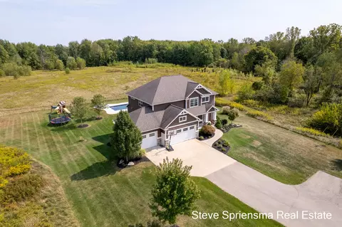 9936 56th Ave, Allendale, MI 49401