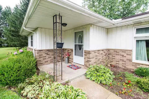 8909 Silver Dr, Dexter, MI 48130 photo 2