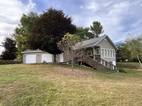 9990 Riverview Dr, Hersey, MI 49639