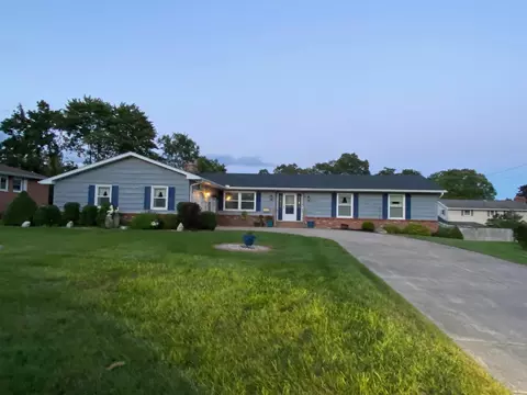 7617 Sandyridge St, Portage, MI 49024