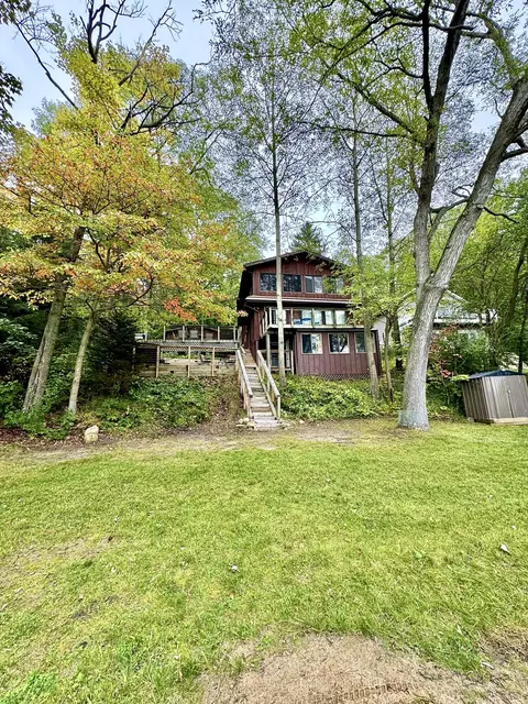 11458 Loon Call Dr, Delton, MI 49046