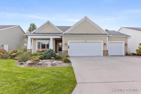 3800 Preserve Dr NE, Belmont, MI 49306