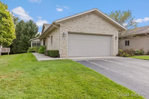 2119 Creekside Dr SW, Byron Center, MI 49315