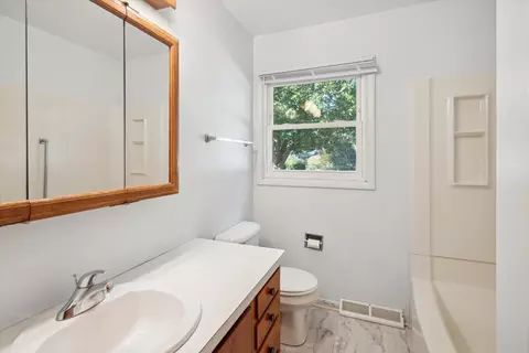 1046 Lowe Dr, Marshall, MI 49068 photo 22