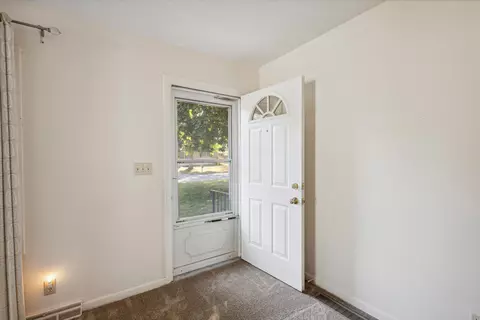 1046 Lowe Dr, Marshall, MI 49068 photo 4