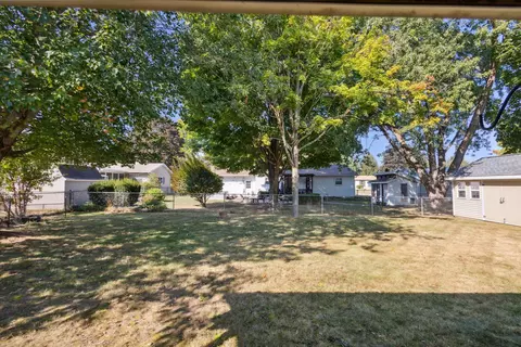 1046 Lowe Dr, Marshall, MI 49068 photo 37
