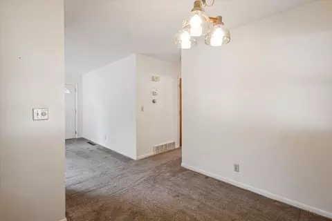 1046 Lowe Dr, Marshall, MI 49068 photo 8