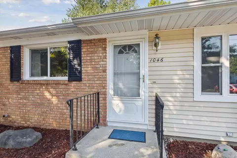 1046 Lowe Dr, Marshall, MI 49068 photo 3