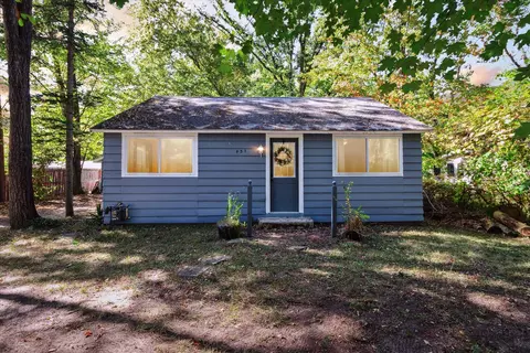 431 Maple St, Baldwin, MI 49304