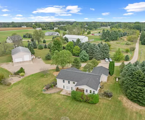2580 Brogan Rd, Stockbridge, MI 49285