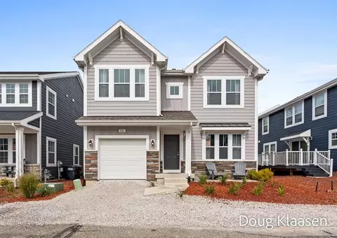 331 Spruce St, South Haven, MI 49090