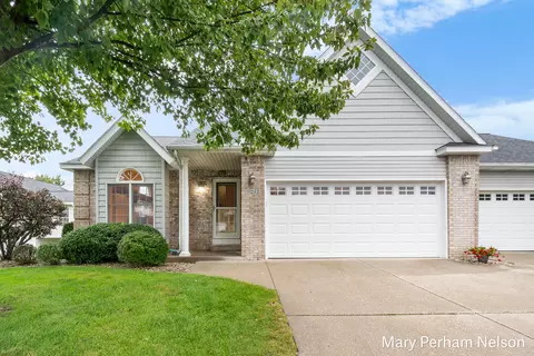 11282 Blue Heron Pkwy, Holland, MI 49424