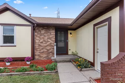 2655 Rum Creek Dr SE, Grand Rapids, MI 49508