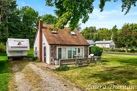 6024 122nd Ave, Fennville, MI 49408
