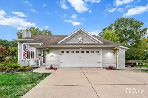 2931 Crownview Ct NE, Grand Rapids, MI 49525