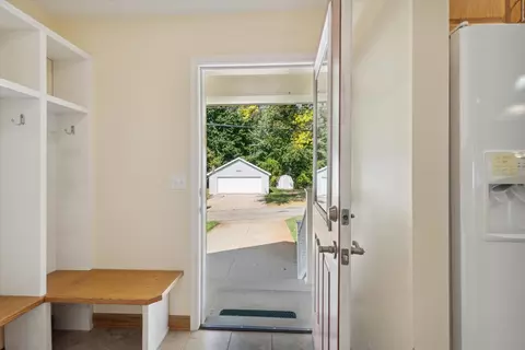 245 Highland Dr, Jackson, MI 49201 photo 5