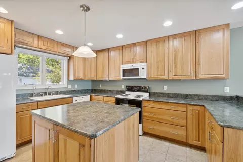 245 Highland Dr, Jackson, MI 49201 photo 16