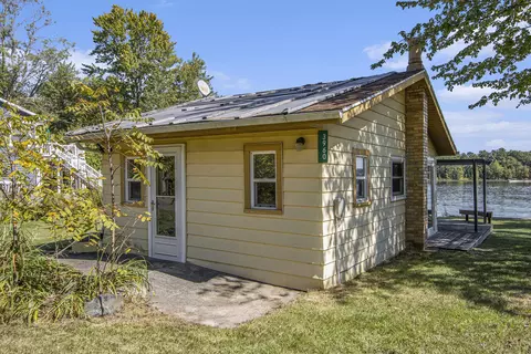3960 Mary Rd, Bloomingdale, MI 49026