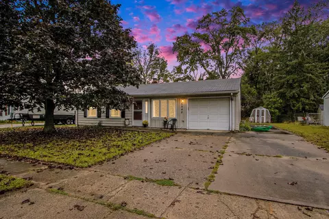 5848 Roanoke St, Portage, MI 49024