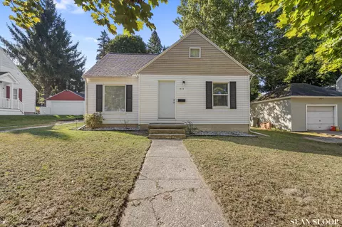 413 E Washington St, Belding, MI 48809