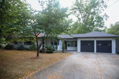 1125 Brownwood Ave NW, Grand Rapids, MI 49504