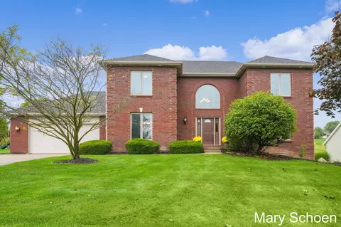 5290 S Silverstone Dr NE, Comstock Park, MI 49321