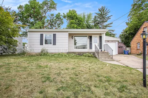 830 Arlington St NE, Grand Rapids, MI 49505