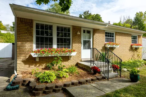 2104 Winewood Ave, Ann Arbor, MI 48103