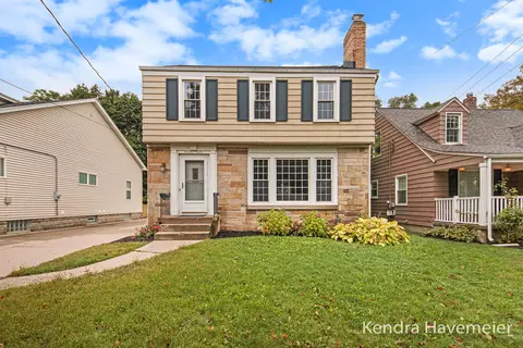 2131 Paris Ave SE, Grand Rapids, MI 49507
