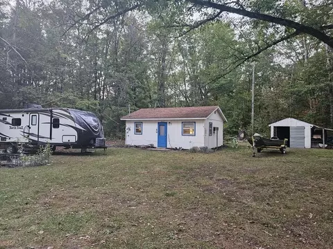7469 Lane St, Newaygo, MI 49337