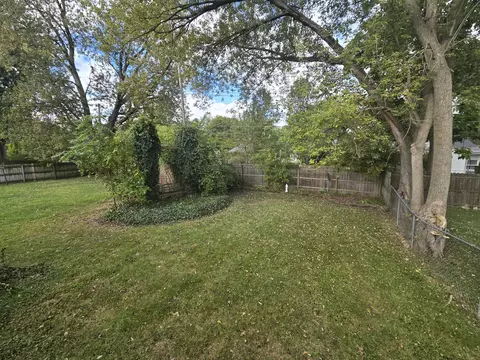 321 Spring St, Saline, MI 48176 photo 2