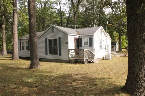 592 S Sheridan Dr, Muskegon, MI 49442