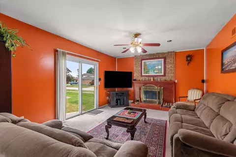 6805 Woonsocket St, Canton, MI 48187 photo 16
