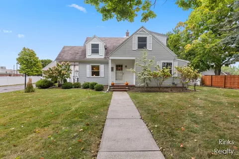 313 S 2nd St, Carson City, MI 48811