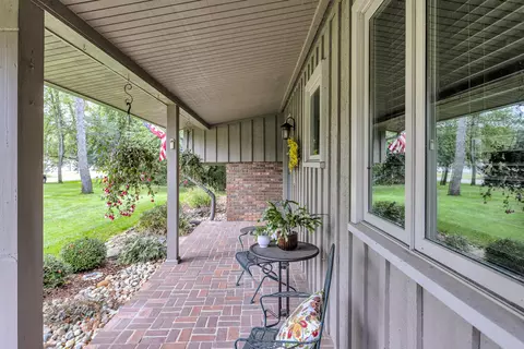 5034 Brookside Dr, Jackson, MI 49203 photo 2