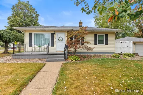 1425 Houseman Ave NE, Grand Rapids, MI 49505
