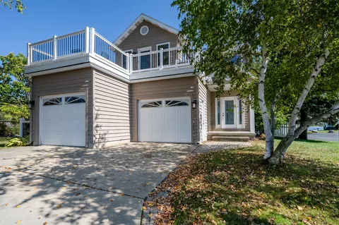 2369 Riverside Pointe Dr, St. Joseph, MI 49085