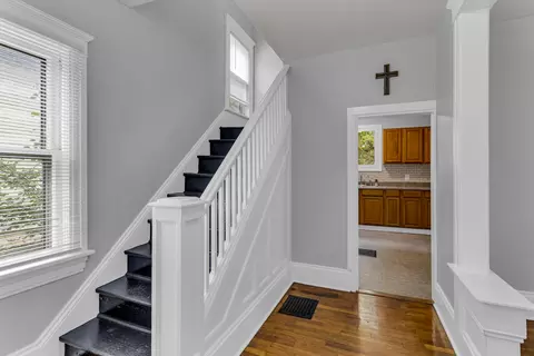 321 Carr St, Jackson, MI 49201 photo 6