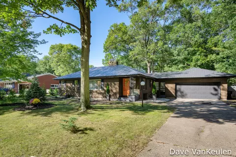 1966 Maryland Blvd, Norton Shores, MI 49441