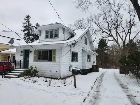 1922 Oakland Dr, Kalamazoo, MI 49008