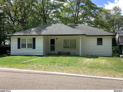 9624 E Shore Dr, Portage, MI 49002