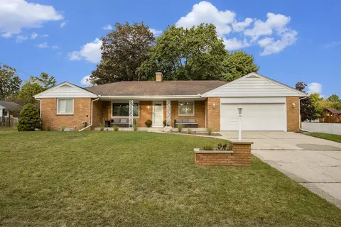 5106 Woodmont Dr, Portage, MI 49002