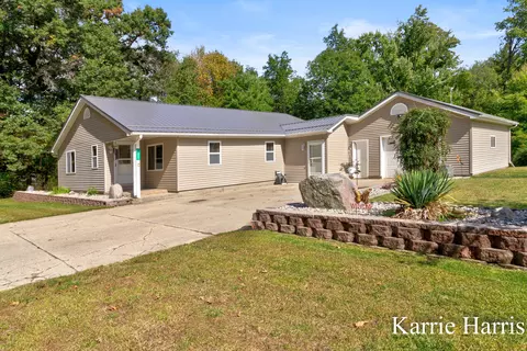 13885 Morgan Mills Ave NE, Gowen, MI 49326